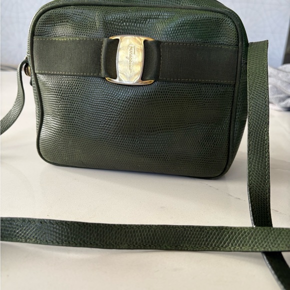 Vintage Salvatore Ferragamo Green Lizard Embossed Leather Vara Bow Crossbody Bag - Picture 3 of 7